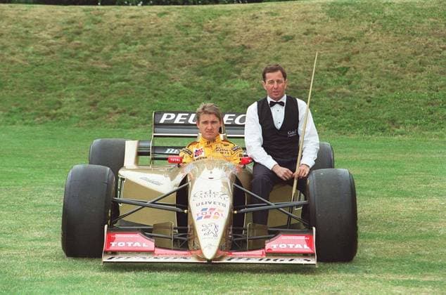 Left: STEPHEN HENDRY British Snooker Player Right: MARTIN BRUNDLE British Formula 1 Racing Driver (At the announcement of a sponsorship deal by Team G de Z Capital) COMPULSORY CREDIT: UPPA Photoshot Photo UIW 011794 F-03 08.07.1996 Left: STEPHEN HENDRY British Snooker Player Right: MARTIN BRUNDLE British Formula 1 Racing Driver (At the announcement of a sponsorship deal by Team G de Z Capital) COMPULSORY CREDIT: Talking Photoshot Photo UIW 011794 F-03 08.07.1996, Credit:Photoshot Avalon United Kingdom  Copyright: xPhotoshotx xAvalonx 0504160868