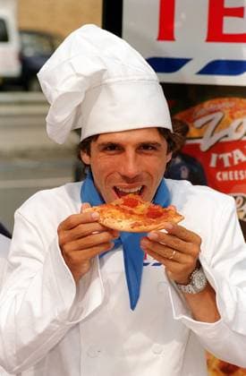 GIANFRANCO ZOLA Chelsea FC and Italy International Footballer (Seen launching the Tesco s Gianfranco Zola s Italian Pizza ) COMPULSORY CREDIT: UPPA Photoshot Photo UIW 013589 A-27a 05.08.1997 GIANFRANCO ZOLA Chelsea FC and Italy International Footballer (Seen launching the Tesco s Gianfranco Zola s Italian Pizza ) COMPULSORY CREDIT: Talking Photoshot Photo UIW 013589 A-27a 05.08.1997, Credit:Photoshot Avalon United Kingdom  Copyright: xPhotoshotx xAvalonx 0504165034