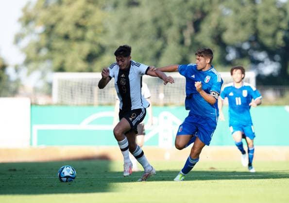Fussball, U20, Saison 2023 24, Elite League U20 (1. Spieltag), Deutschland U20 - Italien U20 in Berlin, v. l. Stefano Marino (U20 Deutschland), Giacomo Faticanti (U20 Italien), 07.09. 2023, Copyright: xSebastianxRäppold MatthiasxKochx