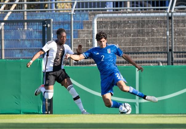 Fussball, U20, Saison 2023 24, Elite League U20 (1. Spieltag), Deutschland U20 - Italien U20 in Berlin, v. l. Justin Diehl (U20 Deutschland), Tomasso Barbieri (U20 Italien), 07.09. 2023, Copyright: xSebastianxRäppold MatthiasxKochx