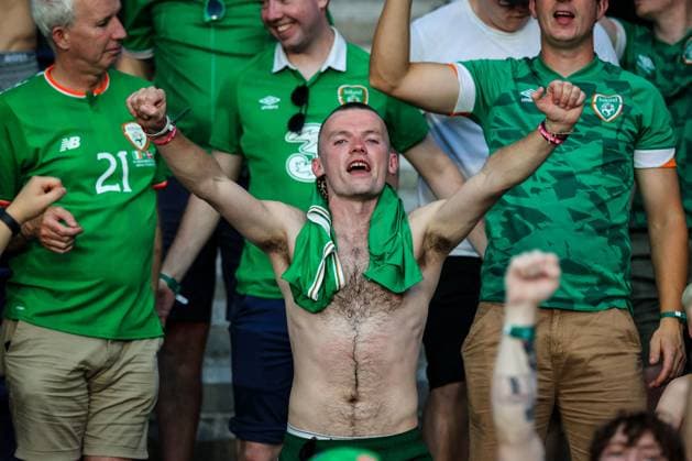 UEFA EURO, EM, Europameisterschaft,Fussball 2024 Qualifying Round Group B, Parc des Princes, Paris, France 7 9 2023 France vs Republic of Ireland An Ireland fan ahead of the game An Ireland fan ahead of the game 7 9 2023  Copyright: x INPHO RyanxByrnex RB1_9687