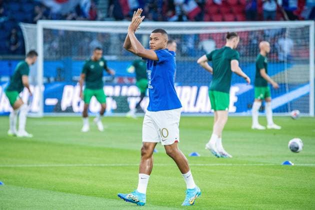 Kylian MbappÃ (Equipe de France) FOOTBALL : France vs Irlande - Euro 2024 - Qualification - JournÃ e 5 - 07 09 2023 BaptisteAutissier Panoramic 