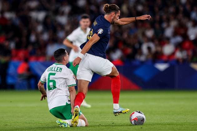UEFA EURO, EM, Europameisterschaft,Fussball 2024 Qualifying Round Group B, Parc des Princes, Paris, France 7 9 2023 France vs Republic of Ireland Ireland s Josh Cullen and France s Adrien Rabiot Josh Cullen and Adrien Rabiot 7 9 2023  Copyright: x INPHO RyanxByrnex RB1_0490