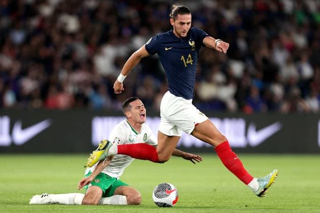 UEFA EURO, EM, Europameisterschaft,Fussball 2024 Qualifying Round Group B, Parc des Princes, Paris, France 7 9 2023 France vs Republic of Ireland Ireland s Josh Cullen is tackled by Adrien Rabiot of France Josh Cullen is tackled by Adrien Rabiot 7 9 2023  Copyright: x INPHO LaszloxGeczox LG_01472