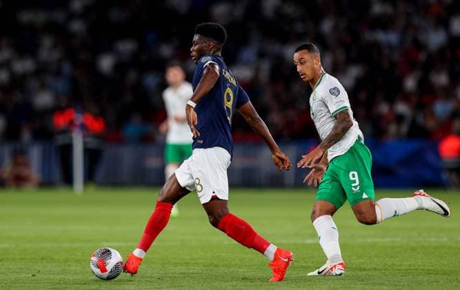 UEFA EURO, EM, Europameisterschaft,Fussball 2024 Qualifying Round Group B, Parc des Princes, Paris, France 7 9 2023 France vs Republic of Ireland France s Aurelien Tchouameni and Ireland s Adam Idah Aurelien Tchouameni and Adam Idah 7 9 2023  Copyright: x INPHO RyanxByrnex RB1_1022