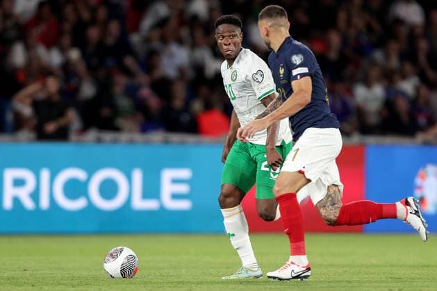 UEFA EURO, EM, Europameisterschaft,Fussball 2024 Qualifying Round Group B, Parc des Princes, Paris, France 7 9 2023 France vs Republic of Ireland Ireland s Chiedozie Ogbene and Lucas Hernandez of France Chiedozie Ogbene and Lucas Hernandez 7 9 2023  Copyright: x INPHO LaszloxGeczox LG_02015