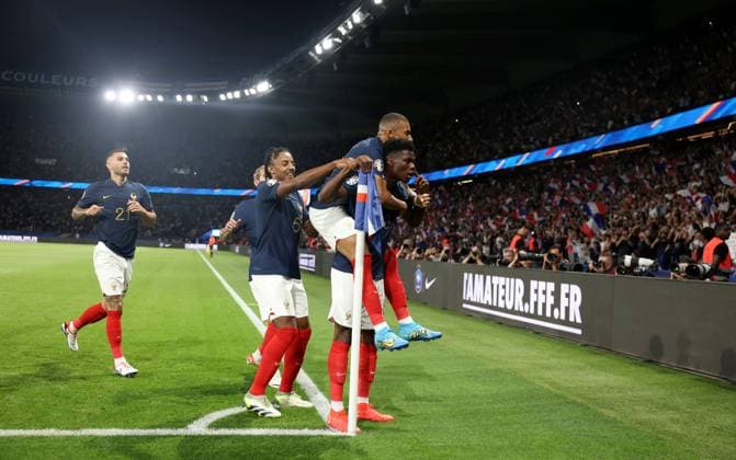 FRANCE - IRLANDE PHOTOPQR LE PARISIEN Le Parisien Arnaud Journois ; PARIS ; 07 09 2023 ; FOOTBALL , PARIS , PARC DES PRINCES , 07 09 2023 , ELIMINATOIRES DU CHAMPIONNAT D EUROPE UEFA EURO, EM, Europameisterschaft,Fussball 2024 EN ALLEMAGNE FRANCE - IRLANDE PHOTO LE PARISIEN ARNAUD JOURNOIS Kylian Mbappé Aurelien Tchouameni - september the 7th 2023 France vs Ireland at Parc des Princes in Paris in the context of qualifying for Euro 2024 PARIS France  Copyright: xPHOTOPQR LExPARISIEN MAXPPPxLexParisienx xArnaudxJournoisx 20230907LPA3318 20230907LPA3318