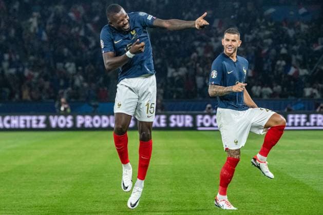 Joie des joueurs de l equipe de france aprÃ s le but de Marcus Thuram (Equipe de France) FOOTBALL : France vs Irlande - Euro 2024 - Qualification - JournÃ e 5 - 07 09 2023 BaptisteAutissier Panoramic 