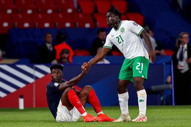 UEFA EURO, EM, Europameisterschaft,Fussball 2024 Qualifying Round Group B, Parc des Princes, Paris, France 7 9 2023 France vs Republic of Ireland France s Aurelien Tchouameni and Ireland s Festy Ebosele Aurelien Tchouameni and Festy Ebosele 7 9 2023  Copyright: x INPHO RyanxByrnex RB1_3733