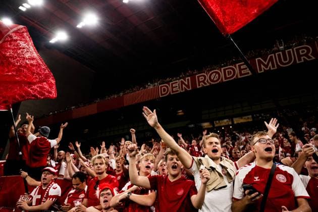 230907 Fans of Denmark after the UEFA EURO, EM, Europameisterschaft,Fussball Qualifier, EM, Europameisterschaft football match between Denmark and San Marino on September 7, 2023 in Copenhagen. Photo: Petter Arvidson BILDBYRAN kod PA PA0645 bbeng football soccer fotboll fotball uefa euro qualifier landskamp em-kval em-kvalifisering em-kvalik denmark danmark San Marino publik den röde mur Copyright: PETTERxARVIDSON BB230907PA160