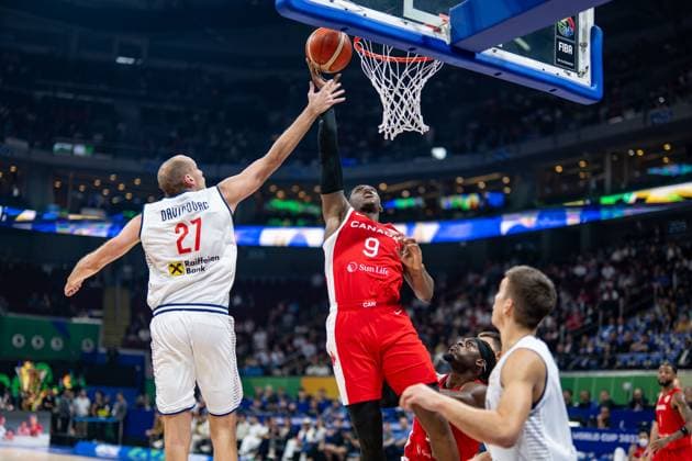 Basketball Manila Pasay 08.09.2023 FIBA Basketball World Cup 2023 Weltmeisterschaft der Männer Halbfinale Serbien (SRB) - Kanada (CAN) RJ Barrett (Kanada, No.09) Dejan Davidovac (Serbien, No.27)
