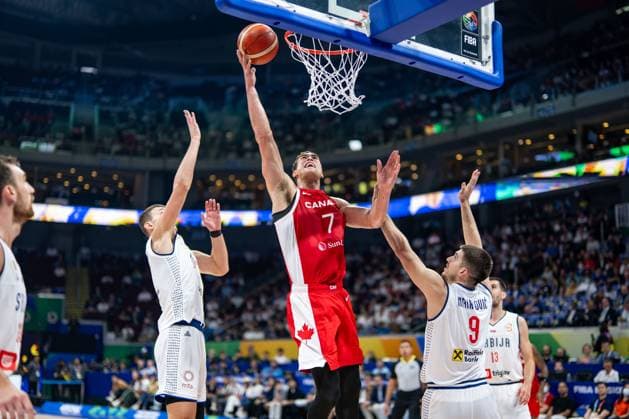 Basketball Manila Pasay 08.09.2023 FIBA Basketball World Cup 2023 Weltmeisterschaft der Männer Halbfinale Serbien (SRB) - Kanada (CAN) Dwight Powell (Kanada, No.07) Vanja Marinkovic (Serbien, No.09)