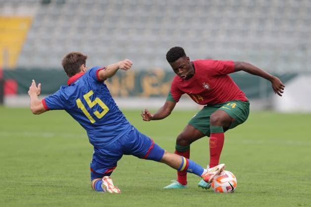 2025 U21, U 21 EURO Qualifying, EM, Europameisterschaft Portugal vs Andorra Pacos de Ferreira, Portugal, September, 8, 2023, 2025 U21 Euro Qualifying, Portugal vs Andorra at the Estadio Capital do Movel, Guilem Acosta (L) vs Leonardo Buta (R) photography by @guelbergoes Pacos de Ferreira Portugal