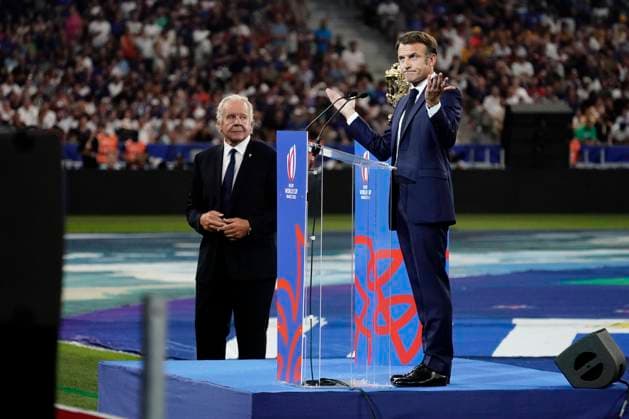 Sport Themen der Woche KW36 Sport Bilder des Tages 2023 Rugby World Cup Pool A, Stade de France, Paris, France 8 9 2023 France vs New Zealand President of the French Republic, Emmanuel Macron and Chairman of World Rugby, Sir Bill Beaumont at the opening ceremony Emmanuel Macron and Sir Bill Beaumont at the opening ceremony 8 9 2023  Copyright: x INPHO DavexWinterx _WIN4464