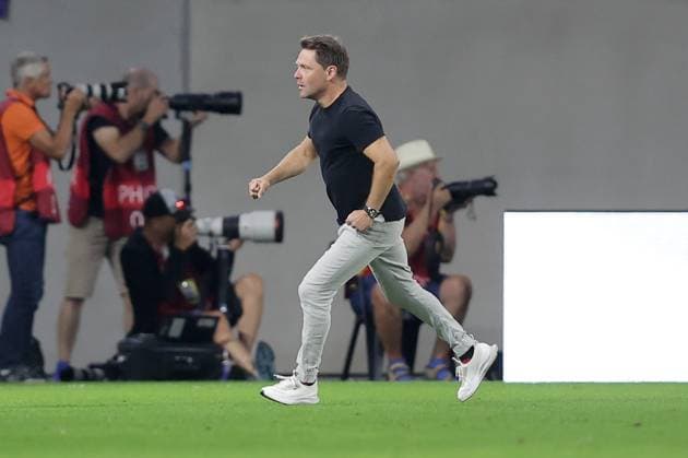 Luc Holtz (Trainer Luxemburg) jubelt, freut sich, Jubel, Freude nach dem 2:0 auf dem Platz Fussball, UEFA EM-Qualifikation 2024, Saison 2023-2024, Gruppe J, European Qualifiers 08.09.2023 Luxemburg - Island (Luxembourg vs Iceland) Stade de Luxembourg, Luxemburg