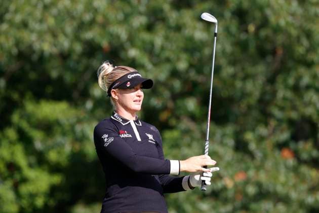 CINCINNATI, OH - SEPTEMBER 08: LPGA, Golf Damen golfer Charley Hull hits her tee shot on the 14th hole during the second round of the Kroger Queen City Championship at the Kenwood Country Club in Cincinnati, Ohio. (Photo by Brian Spurlock Icon Sportswire) GOLF: SEP 08 LPGA Kroger Queen City Championship EDITORIAL USE ONLY Icon230908054