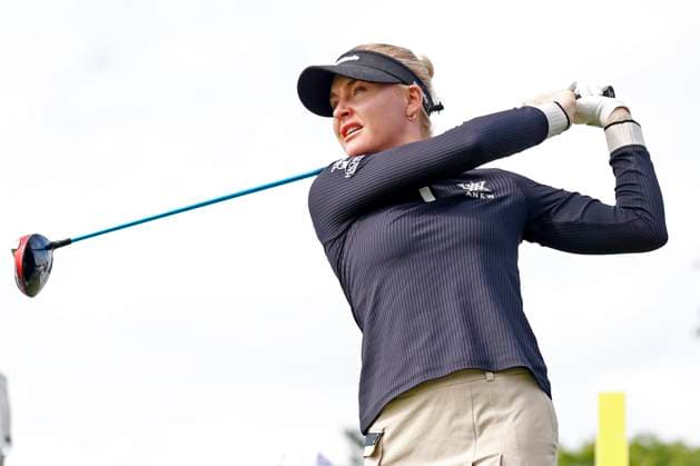 CINCINNATI, OH - SEPTEMBER 08: LPGA, Golf Damen golfer Charley Hull plays her tee shot on the 10th hole during the second round of the Kroger Queen City Championship on September 08, 2023, at the Kenwood Country Club in Cincinnati, Ohio. (Photo by Brian Spurlock Icon Sportswire) GOLF: SEP 08 LPGA Kroger Queen City Championship EDITORIAL USE ONLY Icon230908073