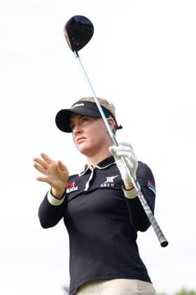 CINCINNATI, OH - SEPTEMBER 08: LPGA, Golf Damen golfer Charley Hull plays her tee shot on the 10th hole during the second round of the Kroger Queen City Championship on September 08, 2023, at the Kenwood Country Club in Cincinnati, Ohio. (Photo by Brian Spurlock Icon Sportswire) GOLF: SEP 08 LPGA Kroger Queen City Championship EDITORIAL USE ONLY Icon230908075