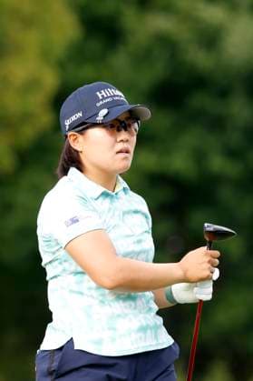 CINCINNATI, OH - SEPTEMBER 08: LPGA, Golf Damen golfer Nasa Hatoaka plays her tee shot on the 6th hole during the second round of the Kroger Queen City Championship at the Kenwood Country Club in Cincinnati, Ohio. (Photo by Brian Spurlock Icon Sportswire) GOLF: SEP 08 LPGA Kroger Queen City Championship EDITORIAL USE ONLY Icon230908109