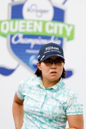 CINCINNATI, OH - SEPTEMBER 08: LPGA, Golf Damen golfer Nasa Hataoka gets ready to hit her tee shot on the 6th hole during the second round of the Kroger Queen City Championship at the Kenwood Country Club in Cincinnati, Ohio. (Photo by Brian Spurlock Icon Sportswire) GOLF: SEP 08 LPGA Kroger Queen City Championship EDITORIAL USE ONLY Icon230908117