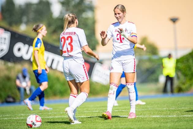 DFB Pokal Frauen, SFC Stern 1900 vs 1. FC Koeln. Berlin, 09.09.2023 Jubel zum 0:4 durch Marleen Schimmer (1. FC Koeln, 23) Sharon Beck (1. FC Koeln, 10) DFB Pokal Frauen 2. Runde, SFC Stern 1900 vs 1. FC Koeln, Stadion Lichterfelde, Berlin 09.09.2023 DFL REGULATIONS PROHIBIT ANY USE OF PHOTOGRAPHS AS IMAGE SEQUENCES AND OR QUASI-VIDEO. Copyright: xBEAUTIFULxSPORTS LucianoxLimax