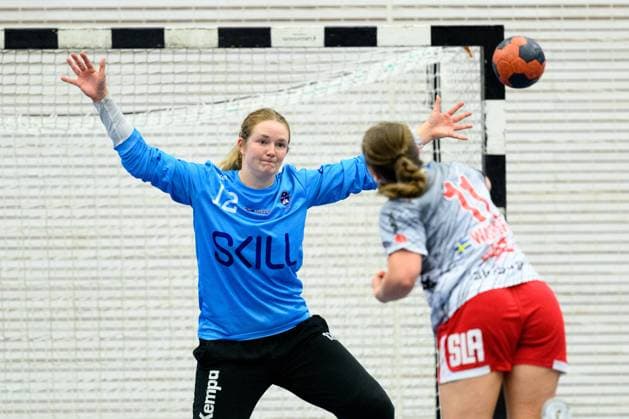 230909 Hallbys malvakt Christina Lövgren Hallberg under matchen i Handbollsligan dam mellan Hallby och Skövde den 9 september 2023 i Jönköping. Copyright: CARLxSANDIN BB230909CS068