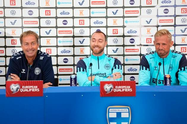 - -DATE CORRECTED- - Danish coach Kasper Hjulmand (L) and players Christian Eriksen (C) and Kasper Schmeichel during a press conference, PK, Pressekonferenz before the Euro 2024 group H qualifying match against Finland in Helsinki, Finland, Saturday September , 2023.. , Helsinki Denmark Copyright: MadsxClausxRasmussenx COP14470 spdk20230909-151128-L