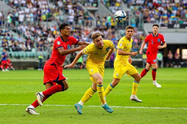Ukraine v England UEFA European 2024 Qualifier 09 09 2023. Jude Bellingham (10) of England battles withViktor Tsygankov of Ukraine during the UEFA European 2024 Qualifier match between Ukraine and England at Wroclaw Stadium, Wroclaw, Poland on 9 September 2023. Editorial use only , Copyright: xNigelxKeenex PSI-17984-0029