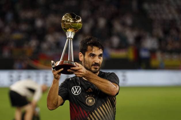 WOLFSBURG - Ilkay Gundogan of Germany with cup during the friendly Interland match between Germany and Japan at the Volkswagen Arena on September 9, 2023 in Wolfsburg, Germany. ANP Hollandse Hoogte BART STOUTJESDIJK International Friendly, Länderspiel, Nationalmannschaft 2023 2024 xVIxANPxSportx xBartxStoutjesdijkxIVx 477758584 originalFilename: 477758584.jpg