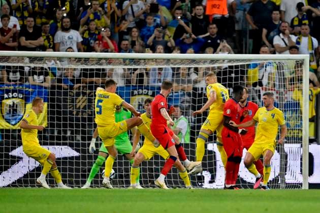 WROCLAW, POLAND - SEPTEMBER 9, 2023 - Players of Ukraine (yellow kit) and England (red kit) are seen in action during the UEFA EURO, EM, Europameisterschaft,Fussball 2024 Qualifying Round Matchday 5 Group C game at the Tarczynski Arena, Wroclaw, Poland. Ukraine 1-1 England in EURO 2024 qualifier in Wroclaw  Copyright: xPavloxKubanovx