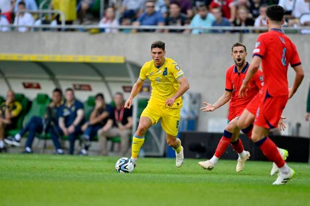 WROCLAW, POLAND - SEPTEMBER 9, 2023 - Midfielder Georgiy Sudakov of Ukraine controls the ball during the UEFA EURO, EM, Europameisterschaft,Fussball 2024 Qualifying Round Matchday 5 Group C game against England at the Tarczynski Arena, Wroclaw, Poland. Ukraine 1-1 England in EURO 2024 qualifier in Wroclaw  Copyright: xPavloxKubanovx