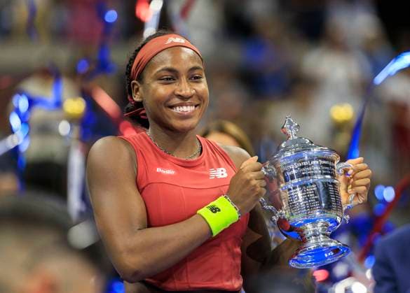 Bilder des Jahres 2023, Sport 09 September Sport Themen der Woche KW36 September 9, 2023, Flushing Meadows, New York, USA: Coco Gauff celebrates with trophy her win of the 2023 US Open WomenÃ¢â‚¬â ¢s Final match against Aryna Sabalenka held at the USTA Billie Jean King National Tennis Center on Saturday September 9, 2023 in the Flushing neighborhood of the Queens borough of New York City. JAVIER ROJAS PI Flushing Meadows USA - ZUMAp124 20230909_zaa_p124_082 Copyright: xJavierxRojasx
