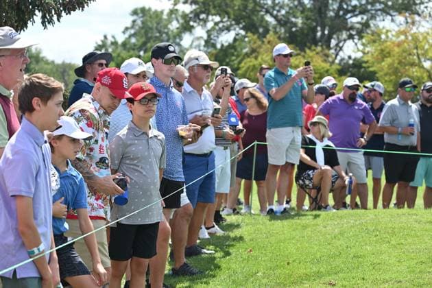 JENNINGS, MO - SEPTEMBER 09: A large crowd watches golfers tee off on the 3 hole during the second round of the PGA, Golf Herren Tour Champions Ascension Charity Classic on September 09, 2023, at Norwood Hills Country Club in Jennings, Mo. (Photo by Keith Gillett Icon Sportswire) GOLF: SEP 09 PGA Tour Champions Ascension Charity Classic EDITORIAL USE ONLY Icon23090929