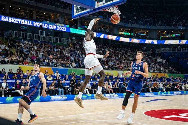 Basketball Manila Pasay 10.09.2023 FIBA Basketball World Cup 2023 Weltmeisterschaft der Männer Finale Deutschland (GER) - Serbien (SRB) Dennis Schröder Schroeder (Deutschland, No.17) Schröder Schroder Vanja Marinkovic (Serbien, No.09) Bogdan Bogdanovic (Serbien, No.07)