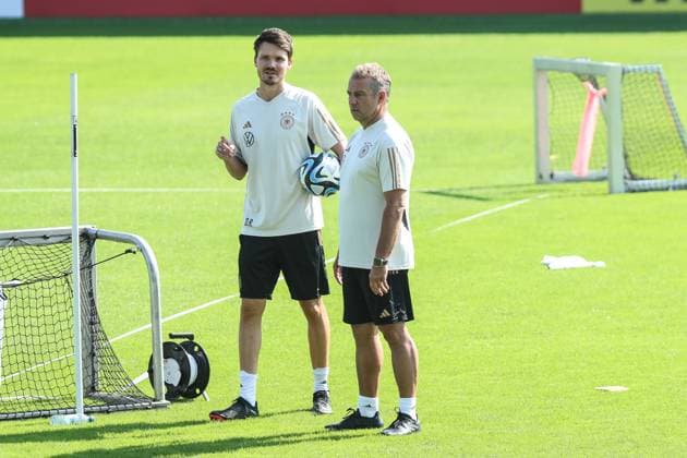 Fussball, Nationalmannschaft Saison 2023 2024 Öffentliche Regenerations Trainingseinheit der Deutschen Nationalmannschaft nach den Länderspiel gegen Japan 10.09.2023, AOK Stadion Wolfsburg Hans Dieter Flick (Bundestrainer Deutschland) Wolfsburg AOK Stadion Niedersachsen Deutschland