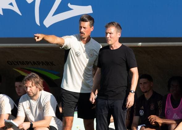 Fussball, U20, Saison 2023 24, Elite League U20 (1. Spieltag), Deutschland U20 - Italien U20 in Berlin, v. l. Co-Trainer Sandro Wagner (U20 Deutschland), Trainer Hannes Wolf (U20 Deutschland), 07.09. 2023, Copyright: xSebastianxRäppold MatthiasxKochx