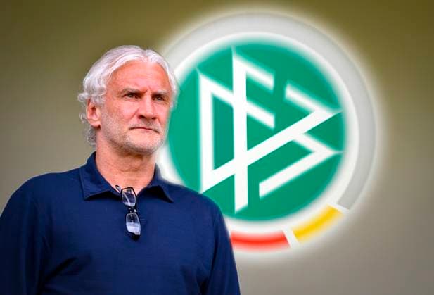 10.09.2023, DFB Deutsche Fussball Nationalmannschaft 2023, Ex-Bundestrainer Rudi Völler wird am Dienstag nach der Entlassung von Bundestrainer Hansi Flick wieder als Interimstrainer auf der Bank der Nationalmannschaft sitzen. (Symbolbild, Bildmontage)