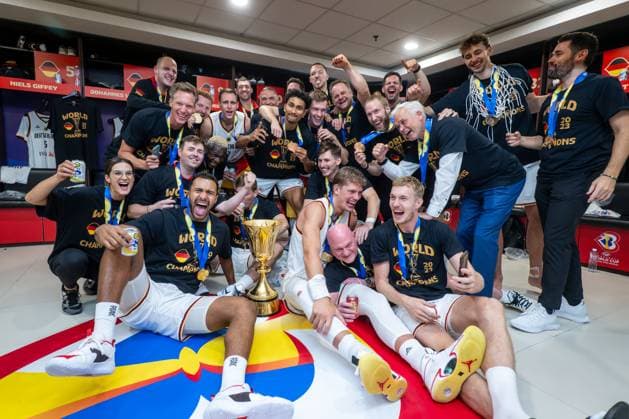 Basketball Manila Pasay 10.09.2023 FIBA Basketball World Cup 2023 Weltmeisterschaft der Männer Finale Deutschland (GER) - Serbien (SRB) Deutschland ist Weltmeister Kabine Jubel Team