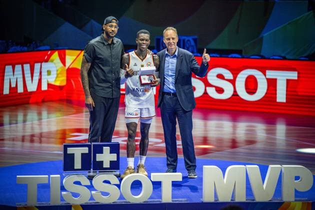 Bilder des Jahres 2023, Sport 09 September Sport Themen der Woche KW36 Sport Bilder des Tages Basketball Manila Pasay 10.09.2023 FIBA Basketball World Cup 2023 Weltmeisterschaft der Männer Finale Deutschland (GER) - Serbien (SRB) MVP des Turniers Dennis Schröder Schroeder (Deutschland, No.17) Schröder Schroder *** Basketball Manila Pasay 10 09 2023 FIBA Basketball World Cup 2023 World Cup Men Final Germany GER Serbia SRB MVP of the tournament Dennis Schröder Schroeder Germany, No 17 Schröder Schroder