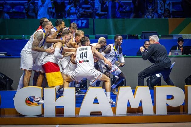 Sport Themen der Woche KW36 Sport Bilder des Tages Basketball Manila Pasay 10.09.2023 FIBA Basketball World Cup 2023 Weltmeisterschaft der Männer Finale Deutschland (GER) - Serbien (SRB) Deutschland ist Weltmeister Jubel Siegerehrung *** Basketball Manila Pasay 10 09 2023 FIBA Basketball World Cup 2023 World Championship Men Final Germany GER Serbia SRB Germany is World Champion Cheering Award Ceremony