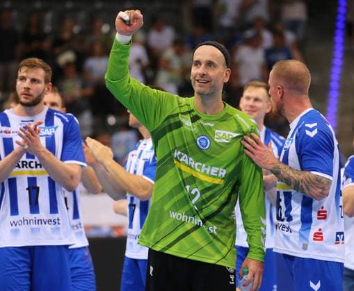 BAU 10.09.2023 Stuttgart Handball TVB Stuttgart vs. ThSV Eisenach, vorn Silvio Heinevetter (TVB, Mitte) jubelt und ballt die Faust