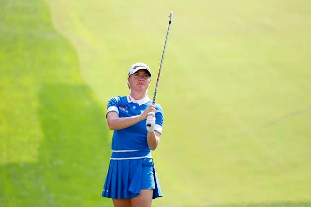CINCINNATI, OH - SEPTEMBER 10: LPGA, Golf Damen player Charley Hull plays her second shot on the 13th hole during the final round of the Kroger Queen City Championship at the Kenwood Country Club in Cincinnati, Ohio. (Photo by Brian Spurlock Icon Sportswire) GOLF: SEP 10 LPGA Kroger Queen City Championship EDITORIAL USE ONLY Icon230910040
