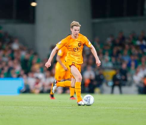 10th September 2023; Aviva Stadium, Dublin, Ireland; International Football Group B Euro 2024 Qualifier, Republic of Ireland versus Netherlands; Frenkie de Jong on an attacking run  ActionPlus12552714 AshleyxCahill