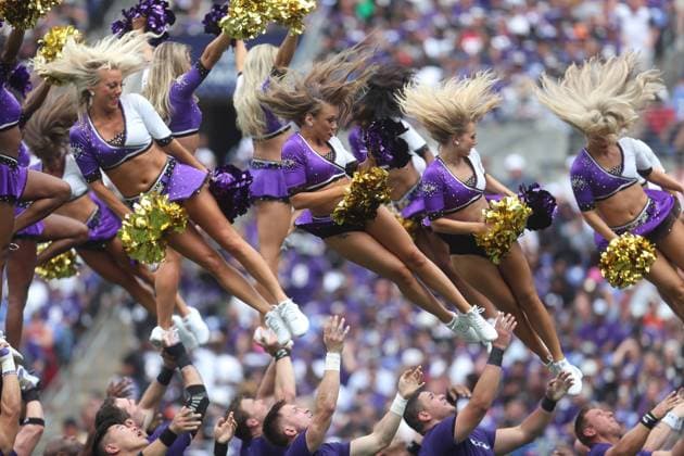 Sport Themen der Woche KW36 Sport Bilder des Tages September 10, 2023: Baltimore Ravens cheerleaders perform during a game against the Houston Texans at M&T Bank Stadium in Baltimore, MD. Photo Mike Buscher Cal Media Baltimore USA - ZUMAc04_ 20230910_zma_c04_248 Copyright: xMikexBuscher CalxSportxMediax