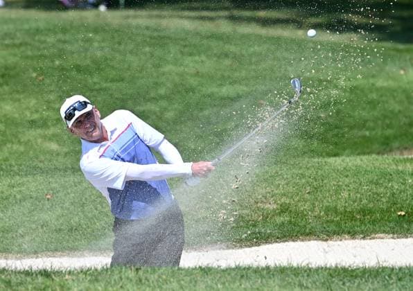 JENNINGS, MO - SEPTEMBER 10: Kevin Sutherland hits out of a bunker just outside the 2 green during the final round of the PGA, Golf Herren Tour Champions Ascension Charity Classic on September 10, 2023, at Norwood Hills Country Club in Jennings, Mo. (Photo by Keith Gillett Icon Sportswire) GOLF: SEP 10 PGA Tour Champions Ascension Charity Classic EDITORIAL USE ONLY Icon230901050