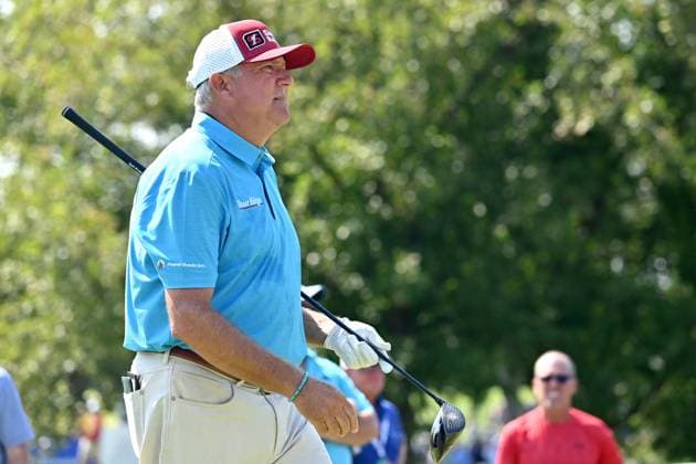 JENNINGS, MO - SEPTEMBER 10: Golfer Ken Duke watches his ball after hitting on the 3 tee during the final round of the PGA, Golf Herren Tour Champions Ascension Charity Classic on September 10, 2023, at Norwood Hills Country Club in Jennings, Mo. (Photo by Keith Gillett Icon Sportswire) GOLF: SEP 10 PGA Tour Champions Ascension Charity Classic EDITORIAL USE ONLY Icon230901067