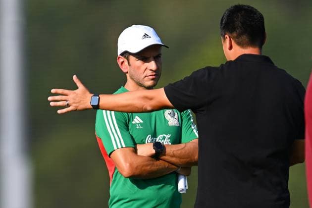 RECORD DATE NOT STATED Seleccion Mexicana 2023 Mexico team Training Session Jaime Lozano head coach and Gonzalo Pineda during the Mexican national team, Nationalteam (Mexico) Training prior to the International Friendly, LÃ¤nderspiel, Nationalmannschaft match against the Uzbekistan National Team, at Childrens Healthcare of Atlanta Training Ground, on September 11, 2023. <br><br> Jaime Lozano Director Tecnico y Gonzalo Pineda durante el Entrenamiento de la Seleccion de Mexico (Seleccion Mexicana) previo al partido amistoso internacional contra la Seleccion de Uzbekistan, en el Campo de Entrenamiento de Atencion Medica infantil de Atlanta, el 11 de septiembre de 2023. ATLANTA GEORGIA ESTADOS UNIDOS  Copyright: xJorgexMartinezx 20230911165452_SMN_23_MEX_TRAI_LOZANO6