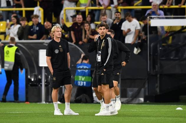 Fussball, Herren, Saison 2023 2024, Länderspiel in Dortmund, Deutschland - Frankreich, v. l. Julian Brandt (Deutschland), Kai Havertz (Deutschland) bei der Platzbegehung, 12.09. 2023, Copyright: xSebastianxRäppold MatthiasxKochx