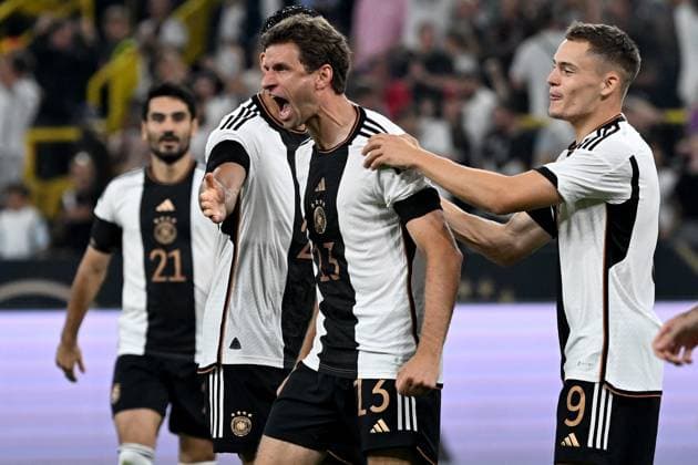 12.09.2023, xjhx, Fussball Länderspiel, Deutschland - Frankreich emspor, v.l. Torjubel nach dem Tor zum celebrating the goal celebrate 1:0 durch Thomas Müller (Deutsche Fussball Nationalmannschaft DFB) (DFL DFB REGULATIONS PROHIBIT ANY USE OF PHOTOGRAPHS as IMAGE SEQUENCES and or QUASI-VIDEO) Dortmund