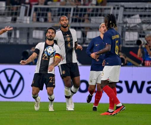 12.09.2023, Fussball Nationalteams Freundschaftsspiele 2023, Länderspiel, Deutschland - Frankreich, im Signal-Iduna-Park Stadion Dortmund, Ilkay Gündogan (Deutschland) und Jonathan Tah (Deutschland) gegen Eduardo Camavinga (Frankreich)